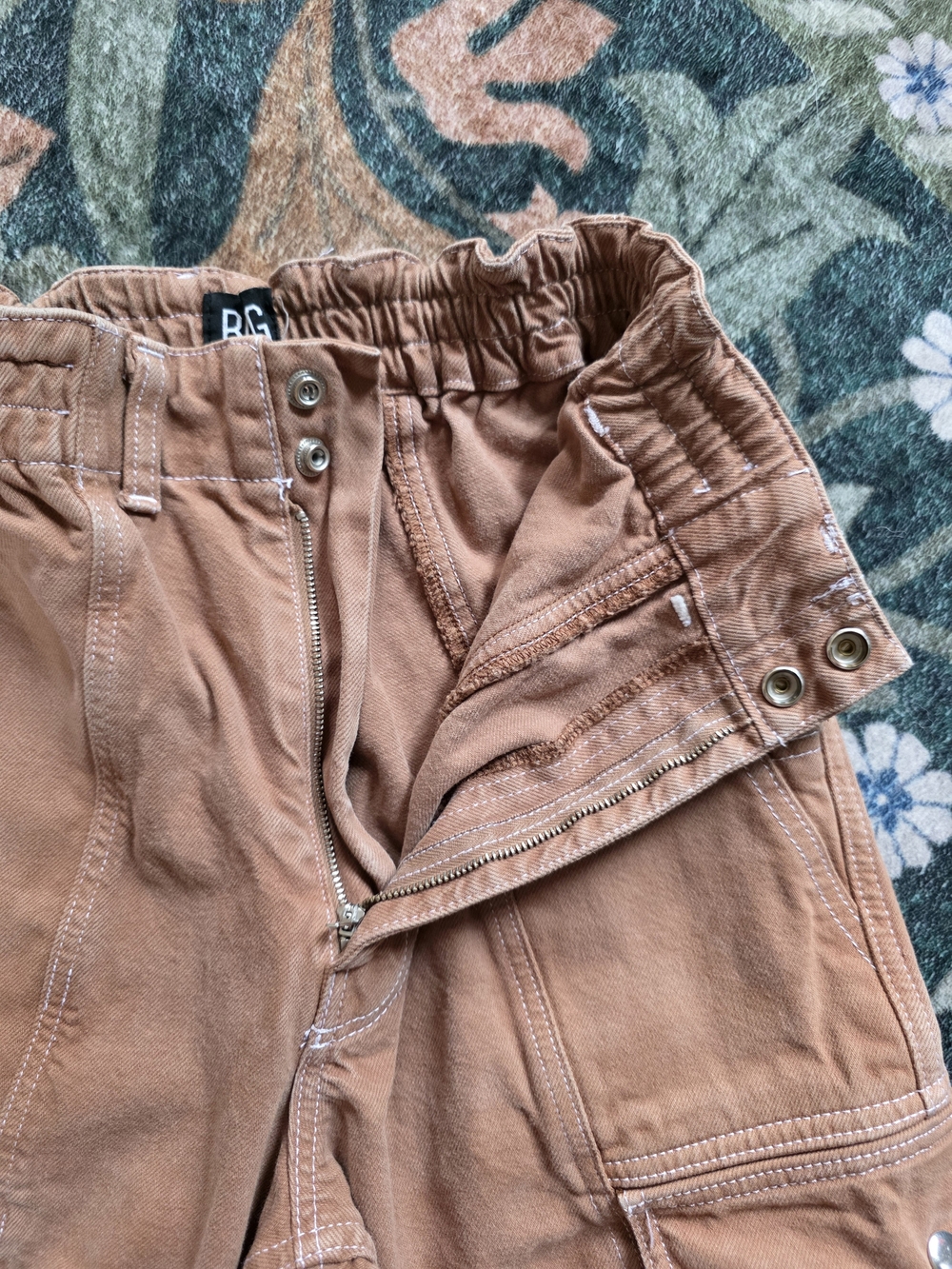 BDG High Rise Cargo Jeans in Rust - Picture 5 of 7